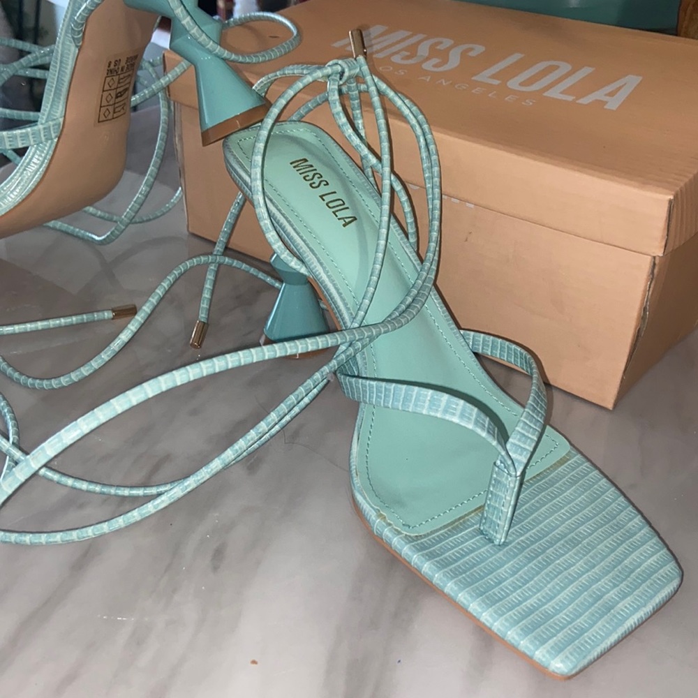 Short heel size 8 shoes